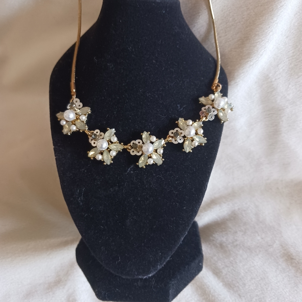 Gold Flower Necklace | Your Bijoux Box | Damaged Tassel